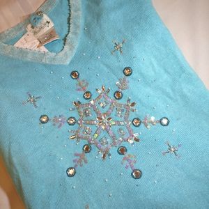 Women's NWOT Sweater  m17